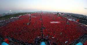 İSTANBUL’DA TARİHİ GÜN… Milyonlar Yenikapı’ya Aktı.